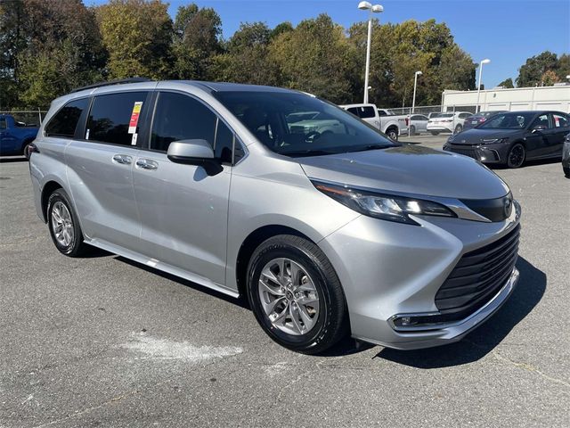 2022 Toyota Sienna XLE