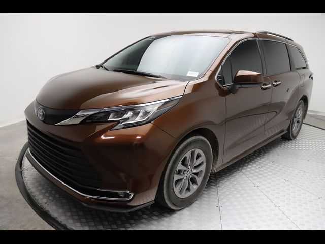 2022 Toyota Sienna XLE