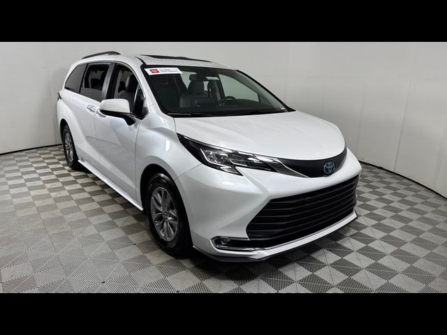 2022 Toyota Sienna XLE