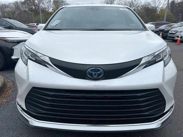 2022 Toyota Sienna XLE