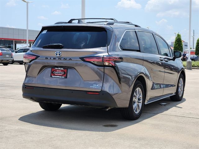 2022 Toyota Sienna XLE