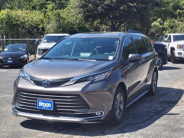 2022 Toyota Sienna XLE