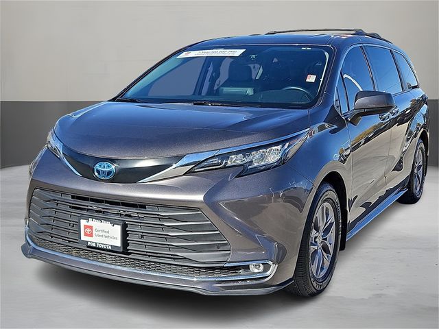 2022 Toyota Sienna XLE