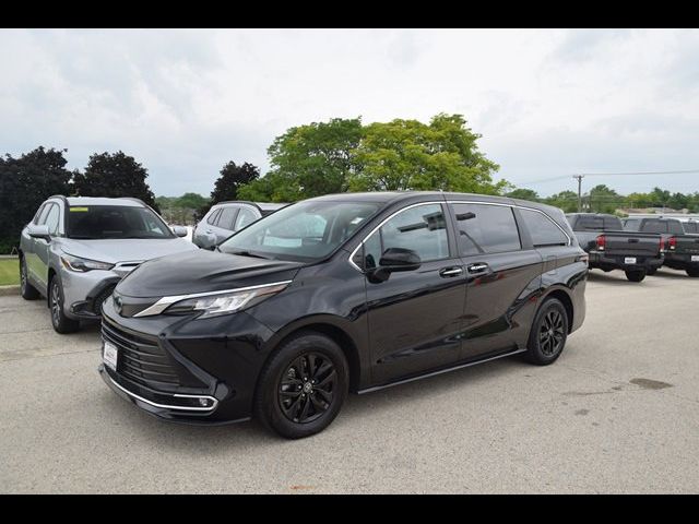 2022 Toyota Sienna XLE