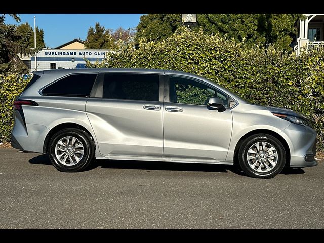 2022 Toyota Sienna XLE