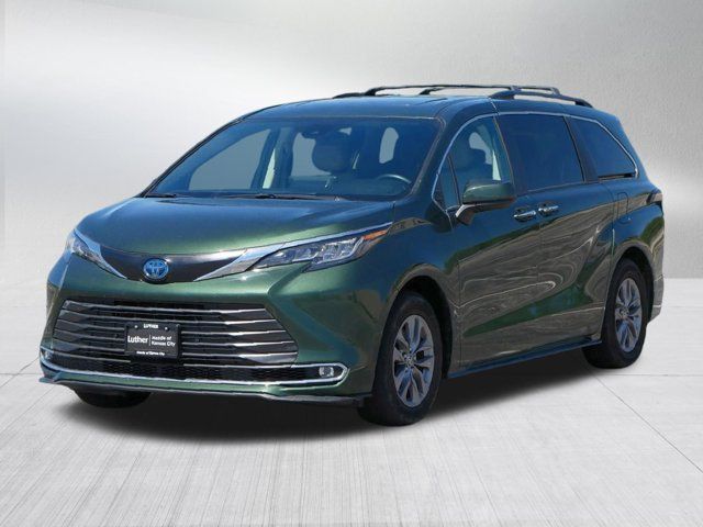 2022 Toyota Sienna XLE