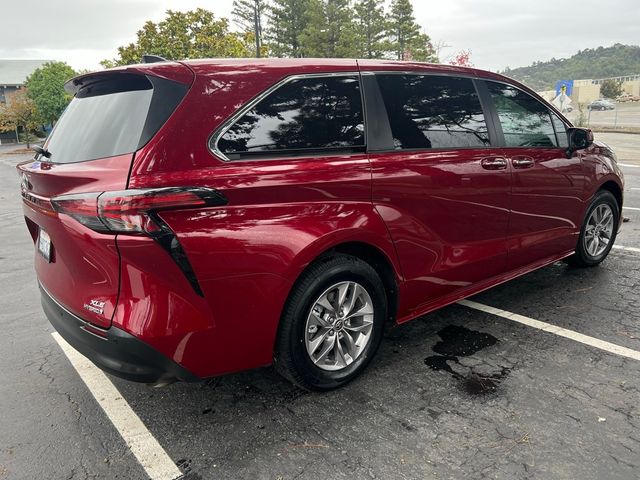 2022 Toyota Sienna XLE