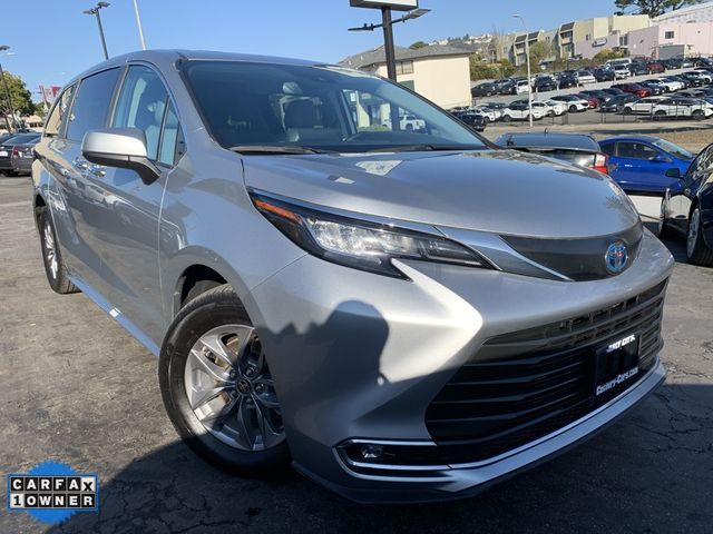 2022 Toyota Sienna XLE