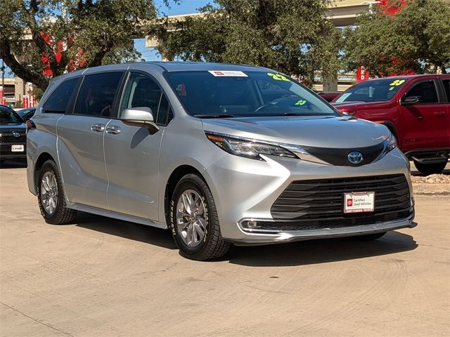 2022 Toyota Sienna XLE