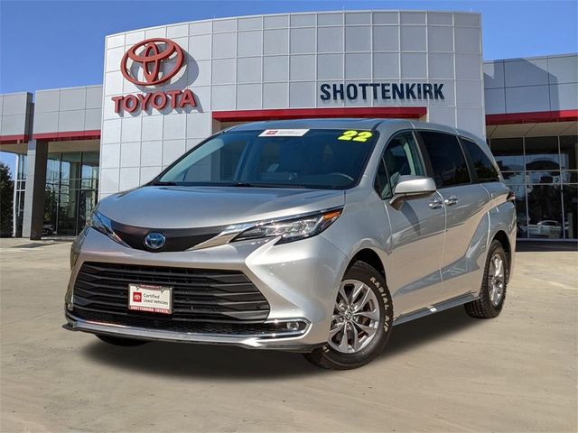 2022 Toyota Sienna XLE