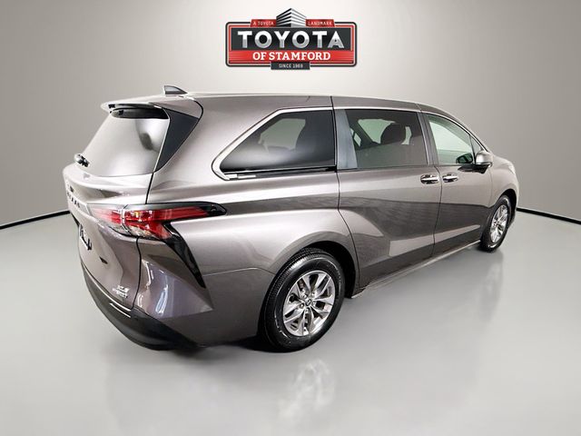 2022 Toyota Sienna XLE