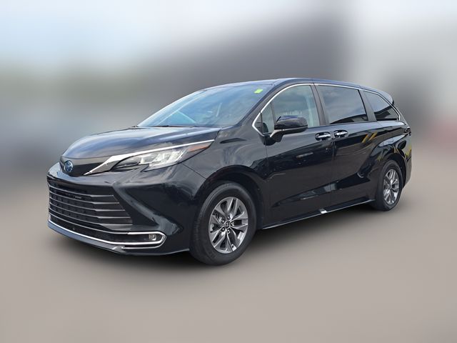 2022 Toyota Sienna XLE