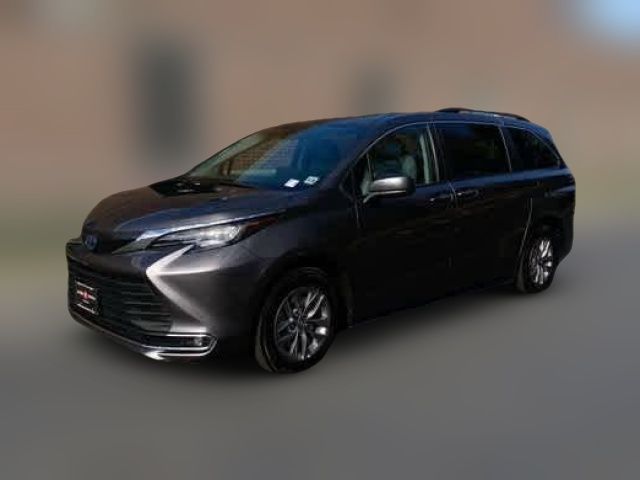 2022 Toyota Sienna XLE