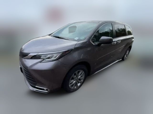 2022 Toyota Sienna XLE