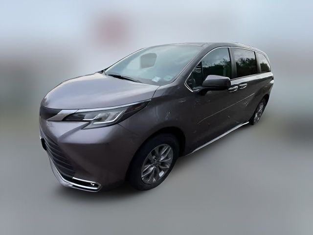 2022 Toyota Sienna XLE