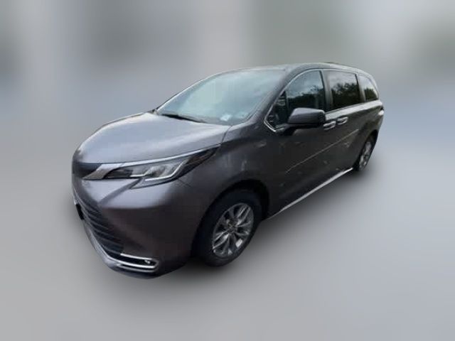 2022 Toyota Sienna XLE