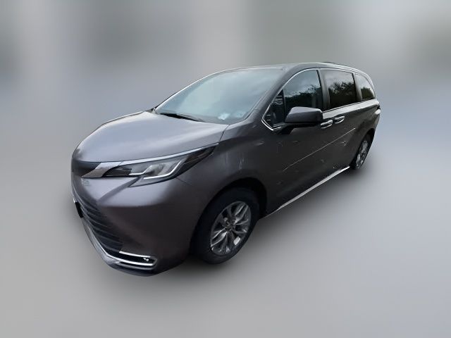 2022 Toyota Sienna XLE