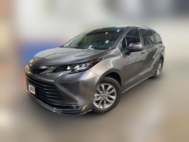 2022 Toyota Sienna XLE