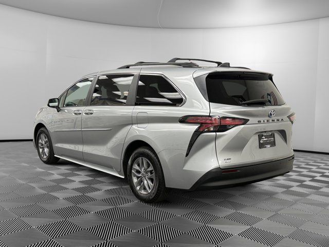 2022 Toyota Sienna XLE