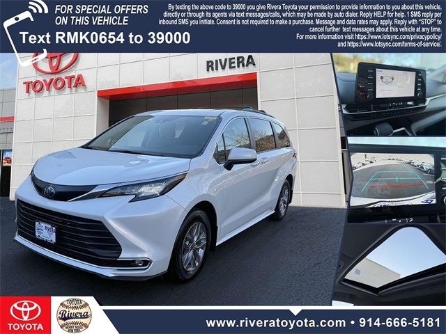 2022 Toyota Sienna XLE