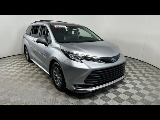 2022 Toyota Sienna XLE