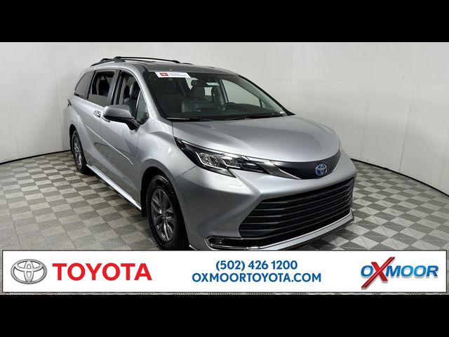 2022 Toyota Sienna XLE