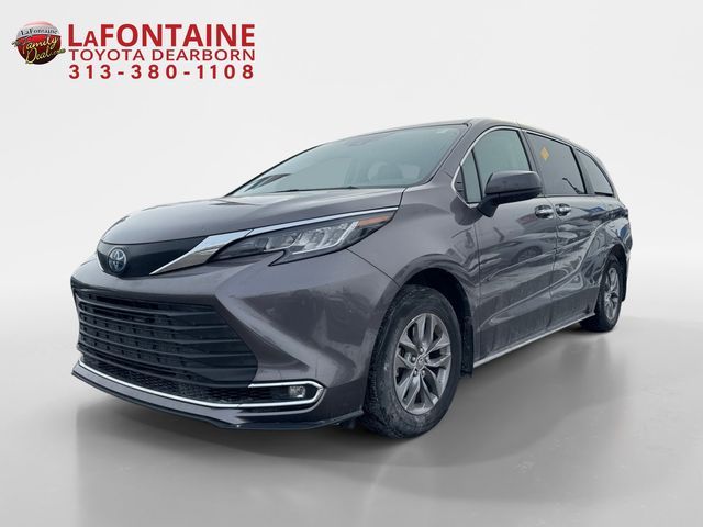 2022 Toyota Sienna XLE