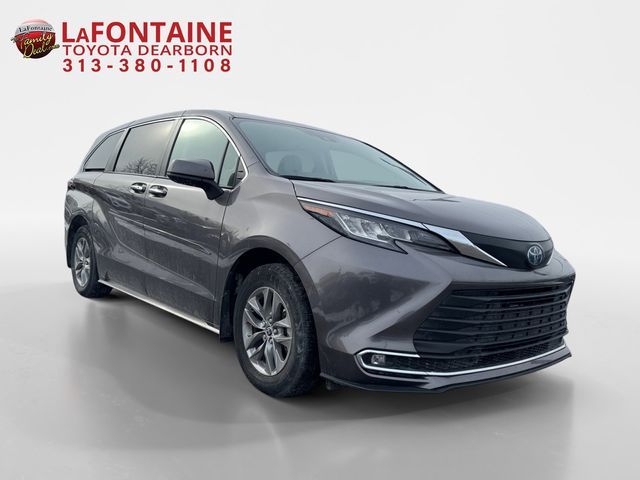 2022 Toyota Sienna XLE