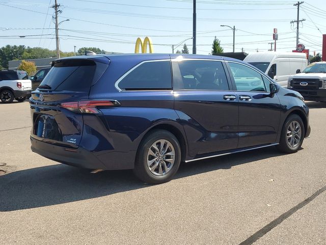 2022 Toyota Sienna XLE