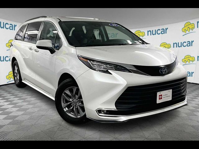 2022 Toyota Sienna XLE