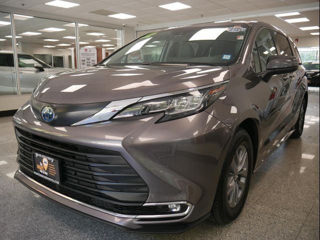 2022 Toyota Sienna XLE