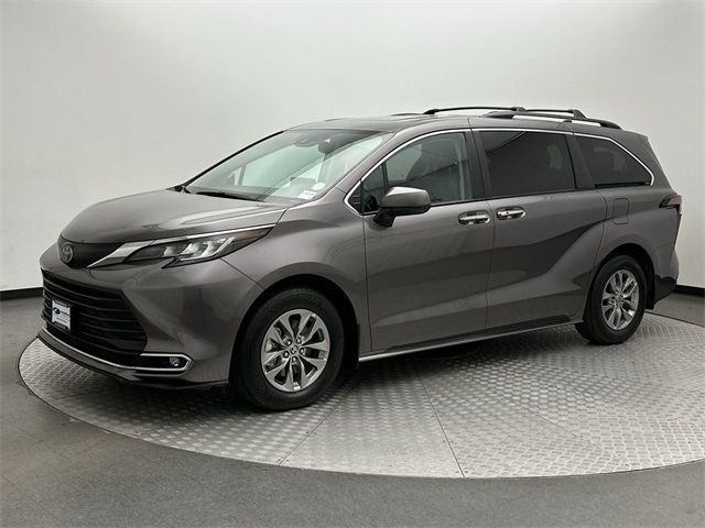 2022 Toyota Sienna XLE