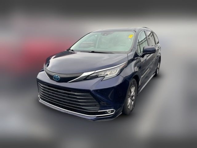 2022 Toyota Sienna XLE