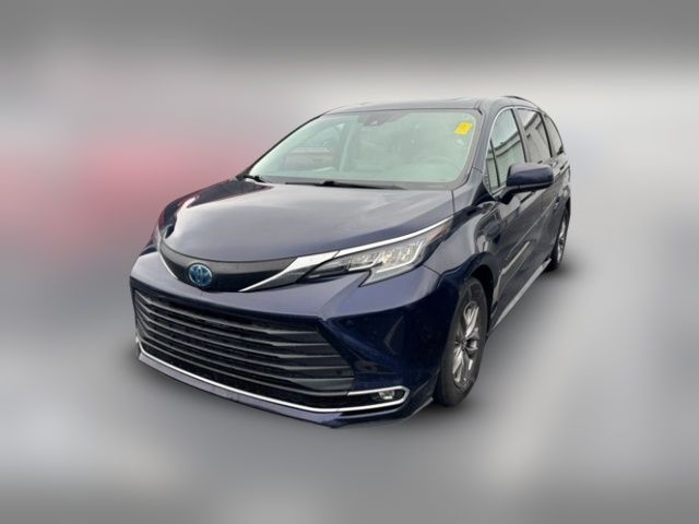 2022 Toyota Sienna XLE