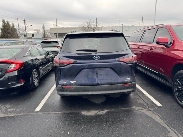 2022 Toyota Sienna XLE