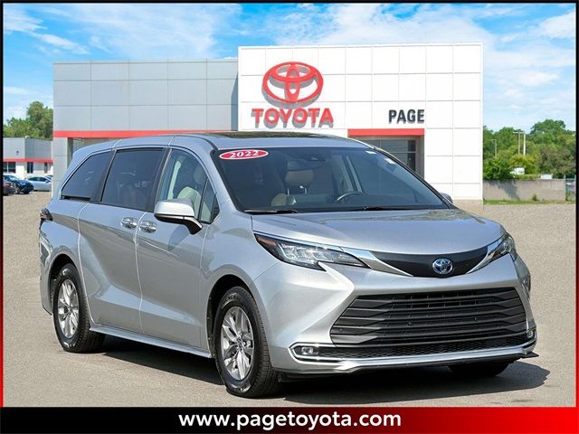 2022 Toyota Sienna XLE