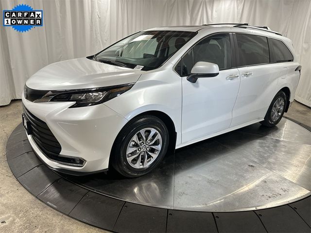 2022 Toyota Sienna XLE