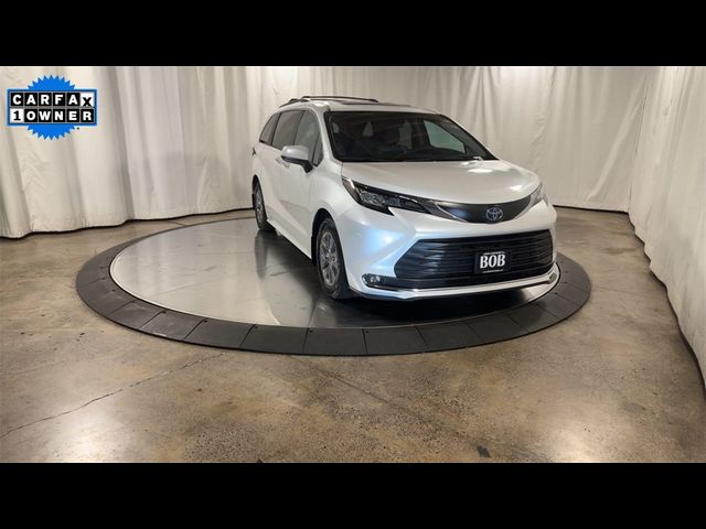 2022 Toyota Sienna XLE