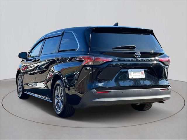 2022 Toyota Sienna XLE