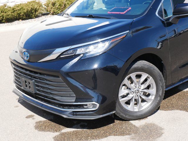2022 Toyota Sienna XLE