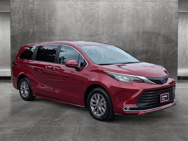 2022 Toyota Sienna XLE