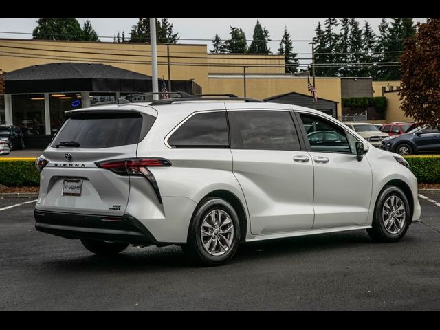 2022 Toyota Sienna XLE