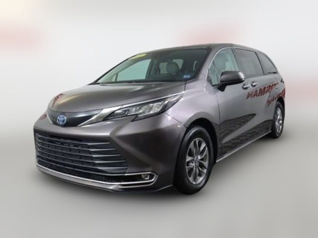2022 Toyota Sienna XLE