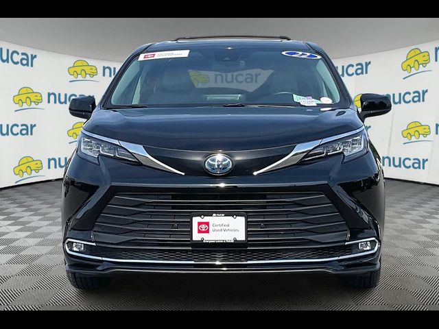 2022 Toyota Sienna XLE