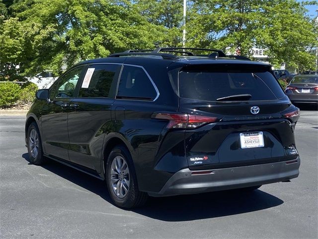 2022 Toyota Sienna XLE