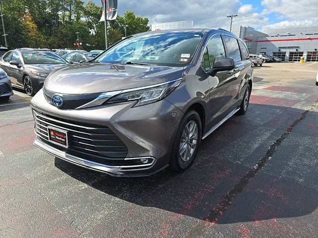 2022 Toyota Sienna XLE