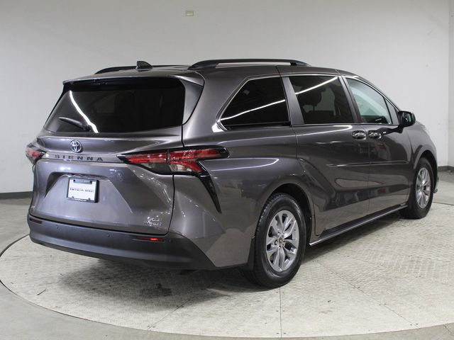 2022 Toyota Sienna XLE