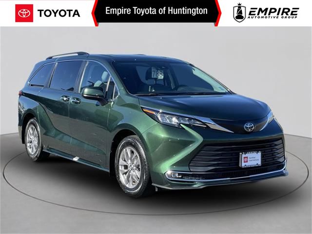 2022 Toyota Sienna XLE