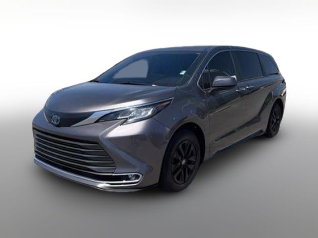 2022 Toyota Sienna XLE