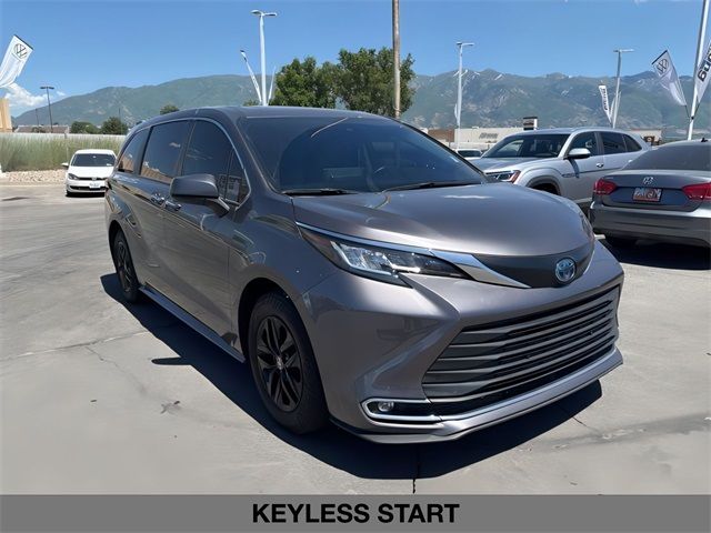 2022 Toyota Sienna XLE